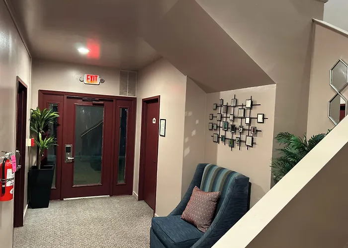 Inn of the Dove: Romantic Luxury Suites with Jacuzzi & Fireplace